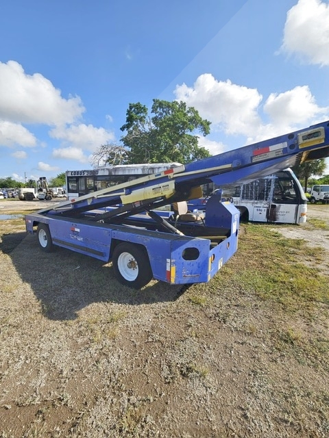 Belt Loader Tug 660E