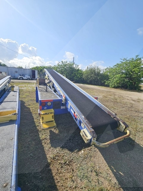 Belt Loader Tug 660E