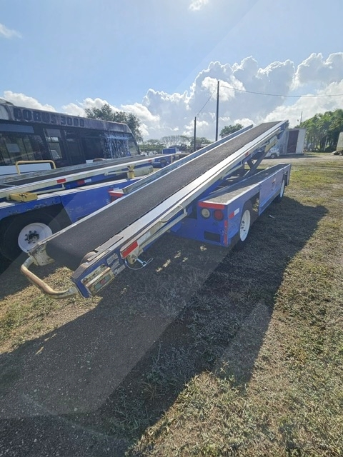 Belt Loader Tug 660E