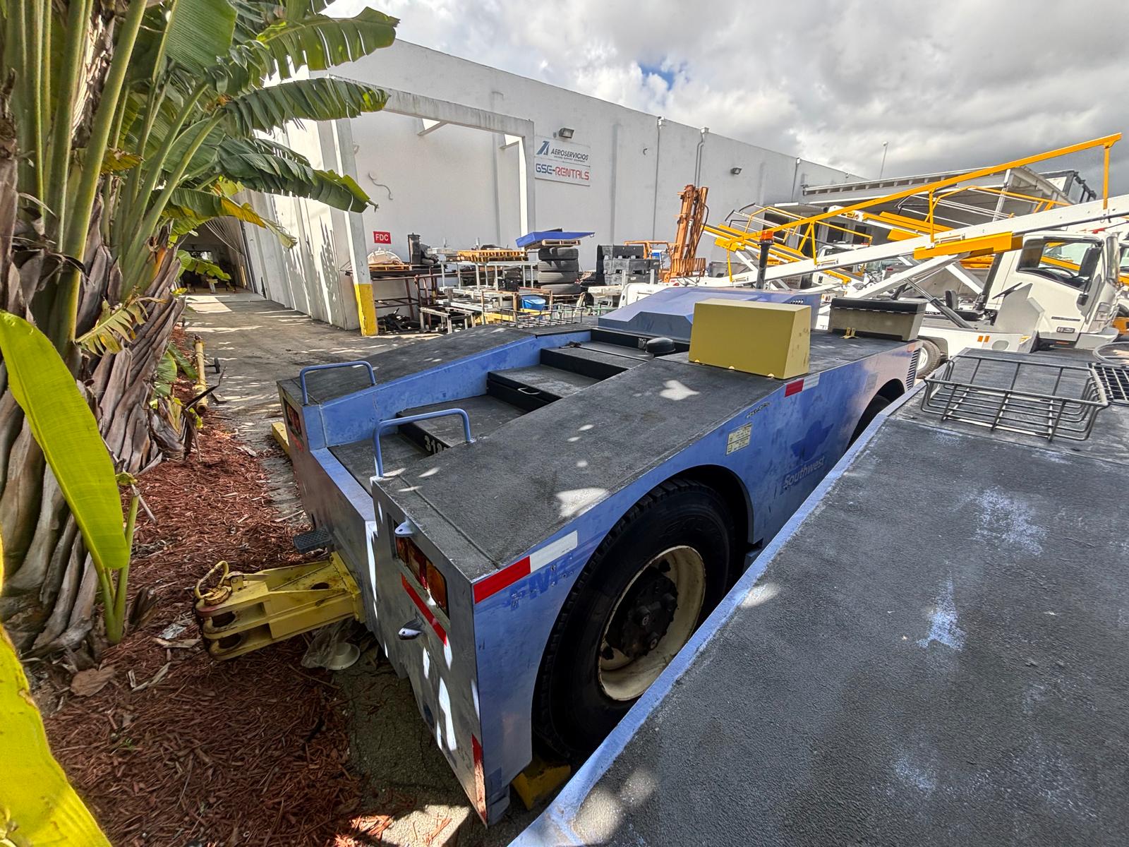 Push Back Tractor FMC B-350