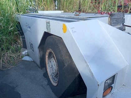 Push Back Tractor S&S GT-1628