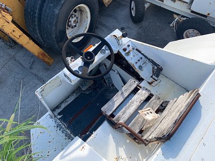 Push Back Tractor S&S GT-1628