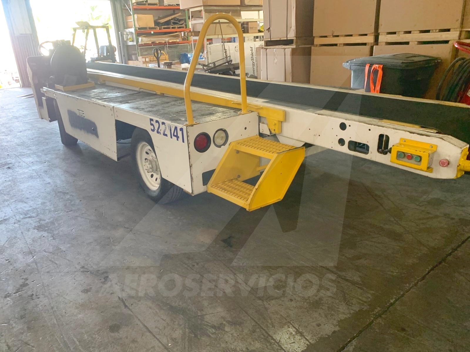 Belt Loader Tug 660
