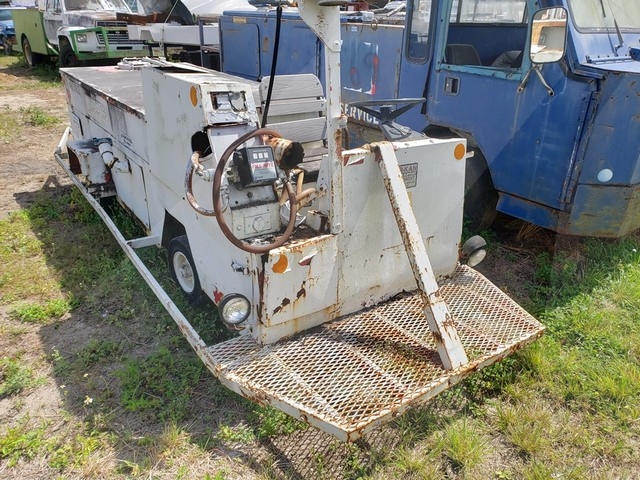 Lavatory Service Cart Par-Kan ELT-300