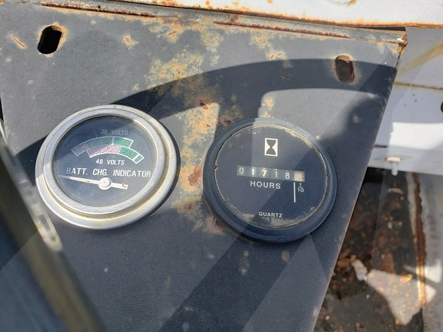 Lavatory Service Cart Par-Kan ELT-300