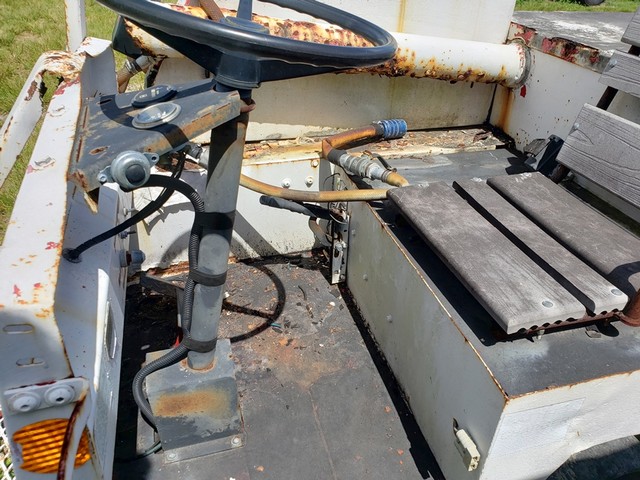 Lavatory Service Cart Par-Kan ELT-300