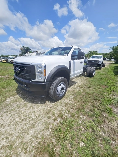 Truck Chassis Ford F-600