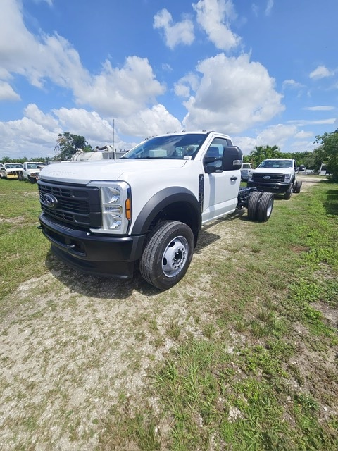 Truck Chassis Ford F-600