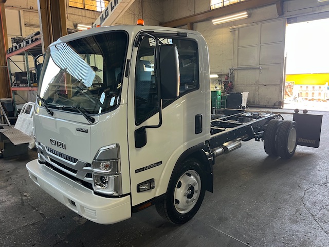 Truck Chassis Isuzu NPR - Gasoline