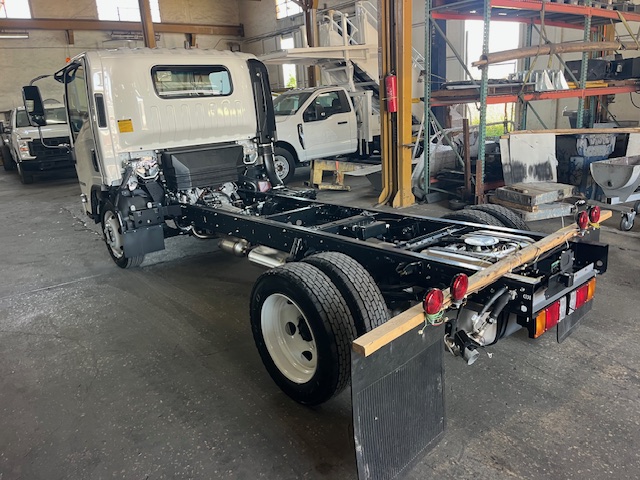 Truck Chassis Isuzu NPR - Gasoline