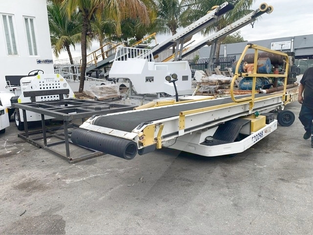 Towable Belt Loader Wasp A01771D-3304