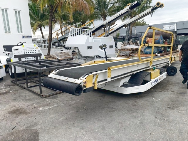 Towable Belt Loader Wasp A01771D-3304