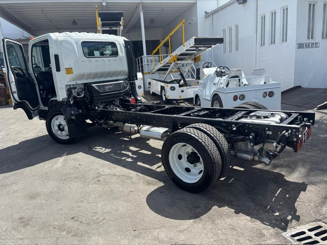 Truck Chassis Isuzu NPR - Gasoline