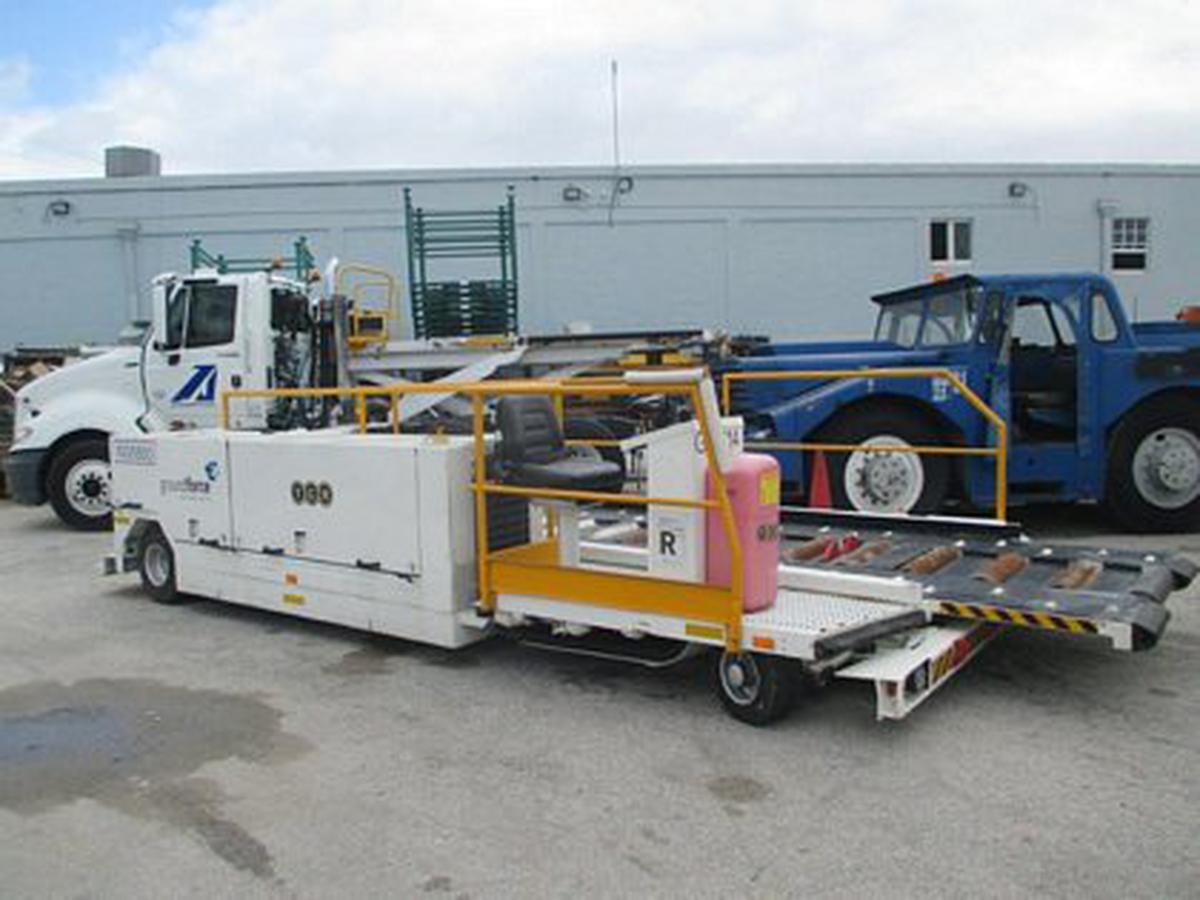 Cargo Loader and Transporter Trepel CCL 35S