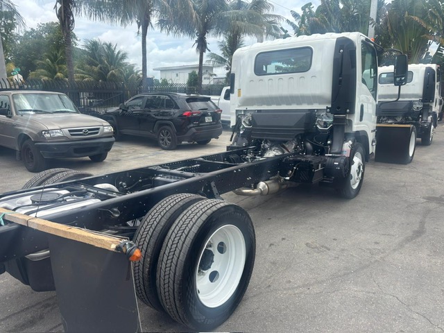 Truck Chassis Isuzu NPR - Gasoline