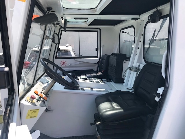 Push Back Tractor TLD TMX-400