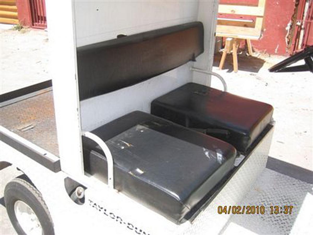 1995 Taylor-Dunn R6-80