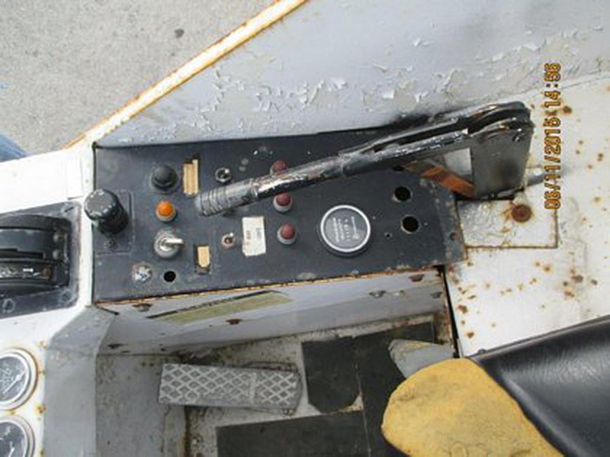 Push Back Tractor S&S GT-1628