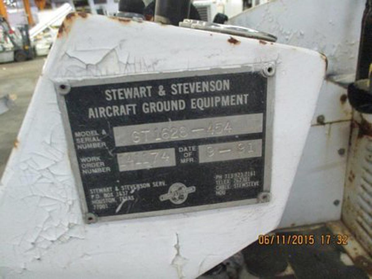 Push Back Tractor S&S GT-1628