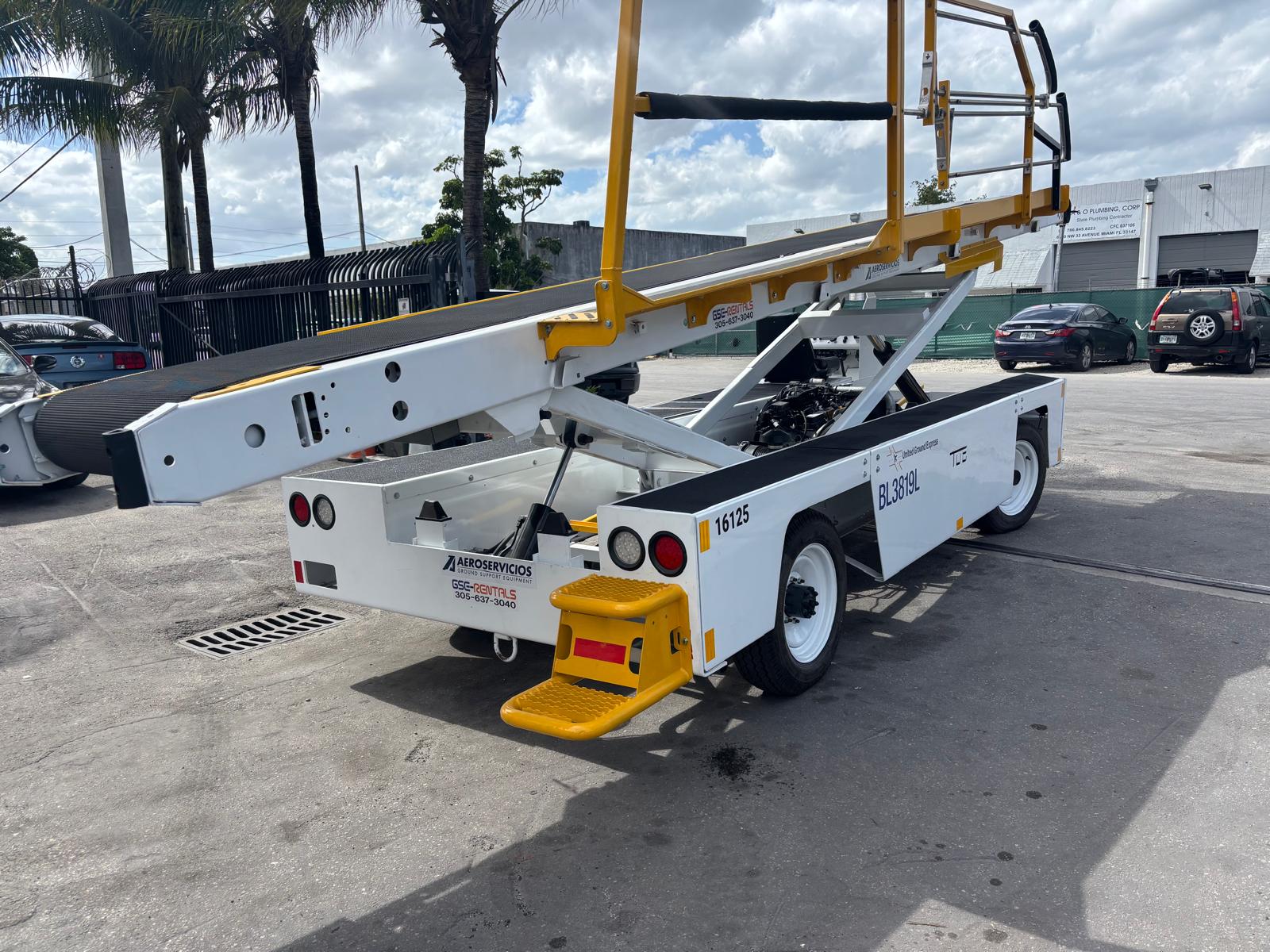 Belt Loader Tug 660