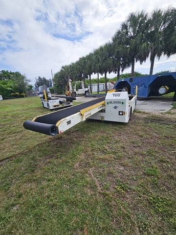 Belt Loader Tug 660E