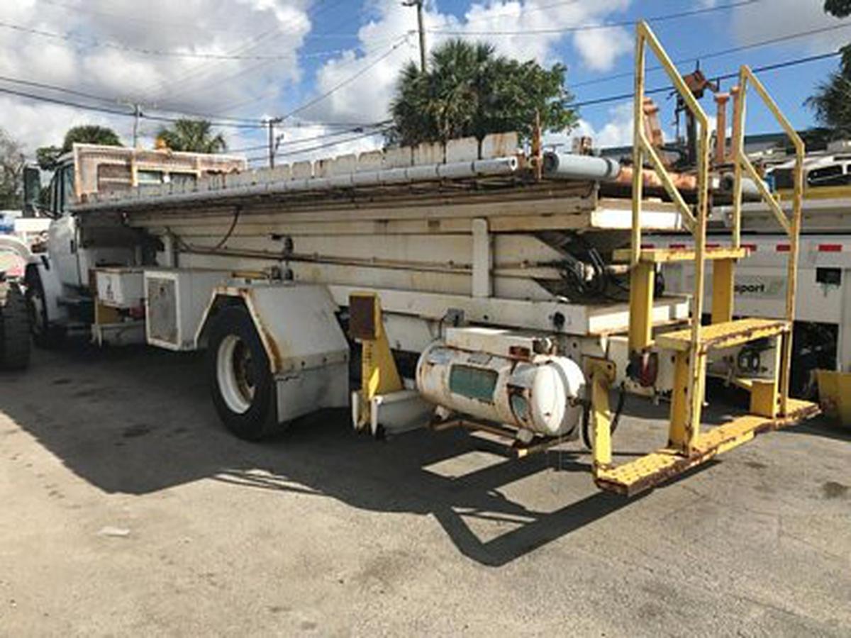 Maintenance Lift Tesco/ Freightliner ML-5030 / Fl70