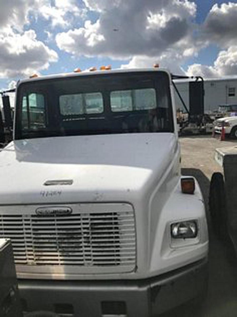 Maintenance Lift Tesco/ Freightliner ML-5030 / Fl70