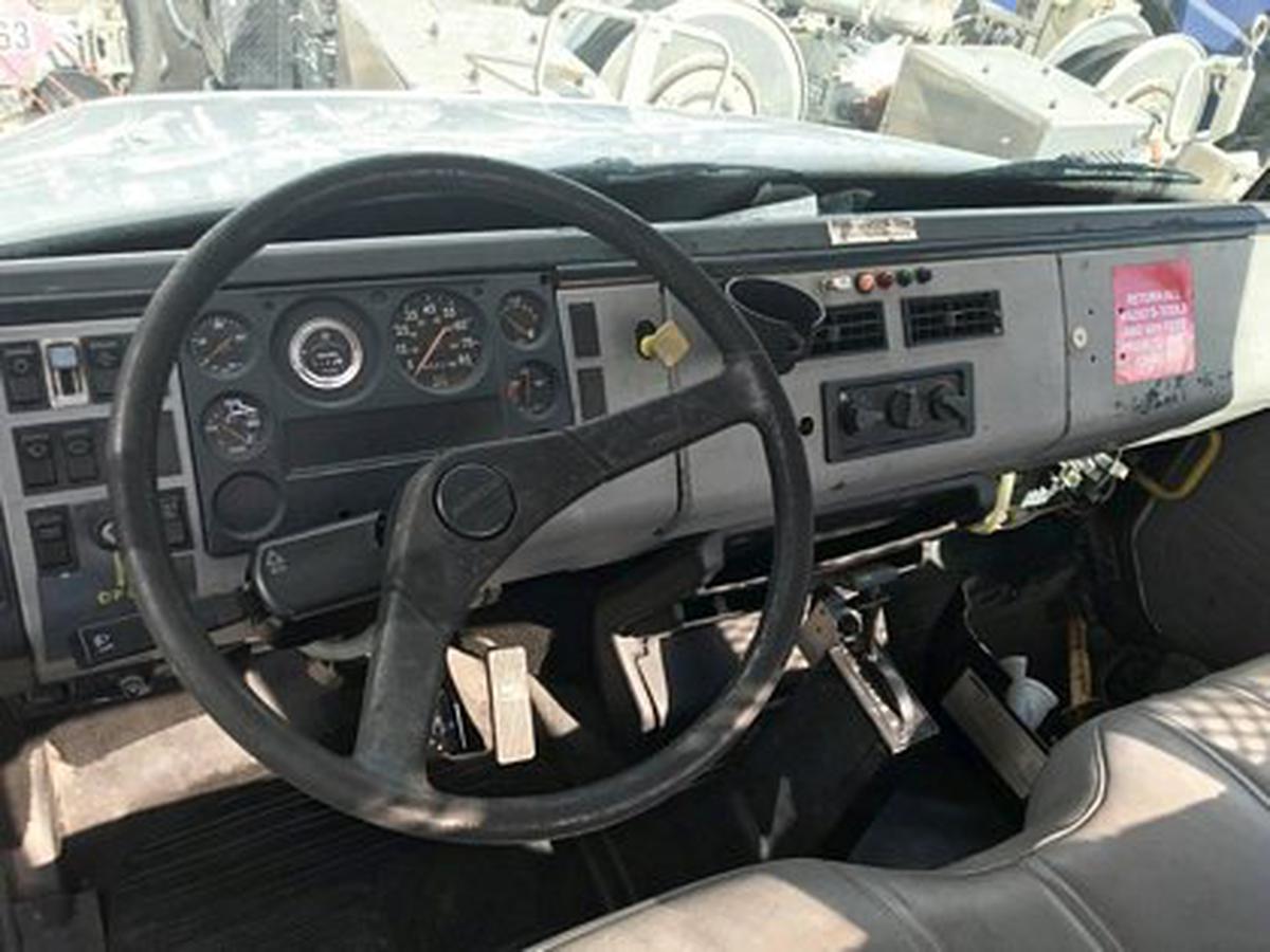 Maintenance Lift Tesco/ Freightliner ML-5030 / Fl70