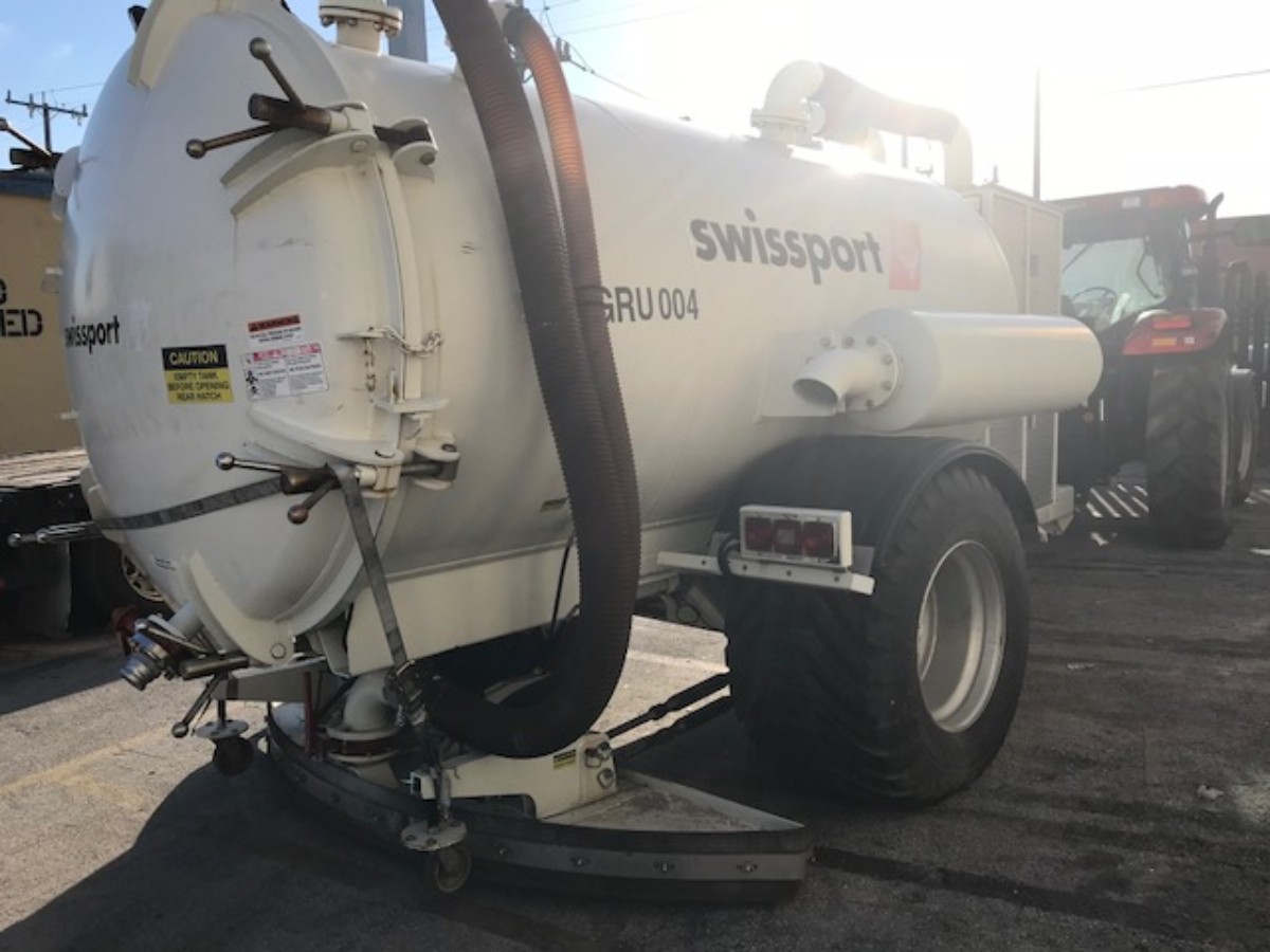 NexGen-T-2800 Mobile De-Icing Fluid Collection Unit with Tractor