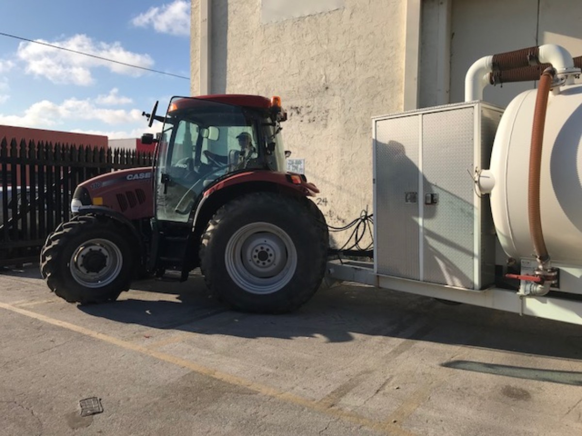 NexGen-T-2800 Mobile De-Icing Fluid Collection Unit with Tractor