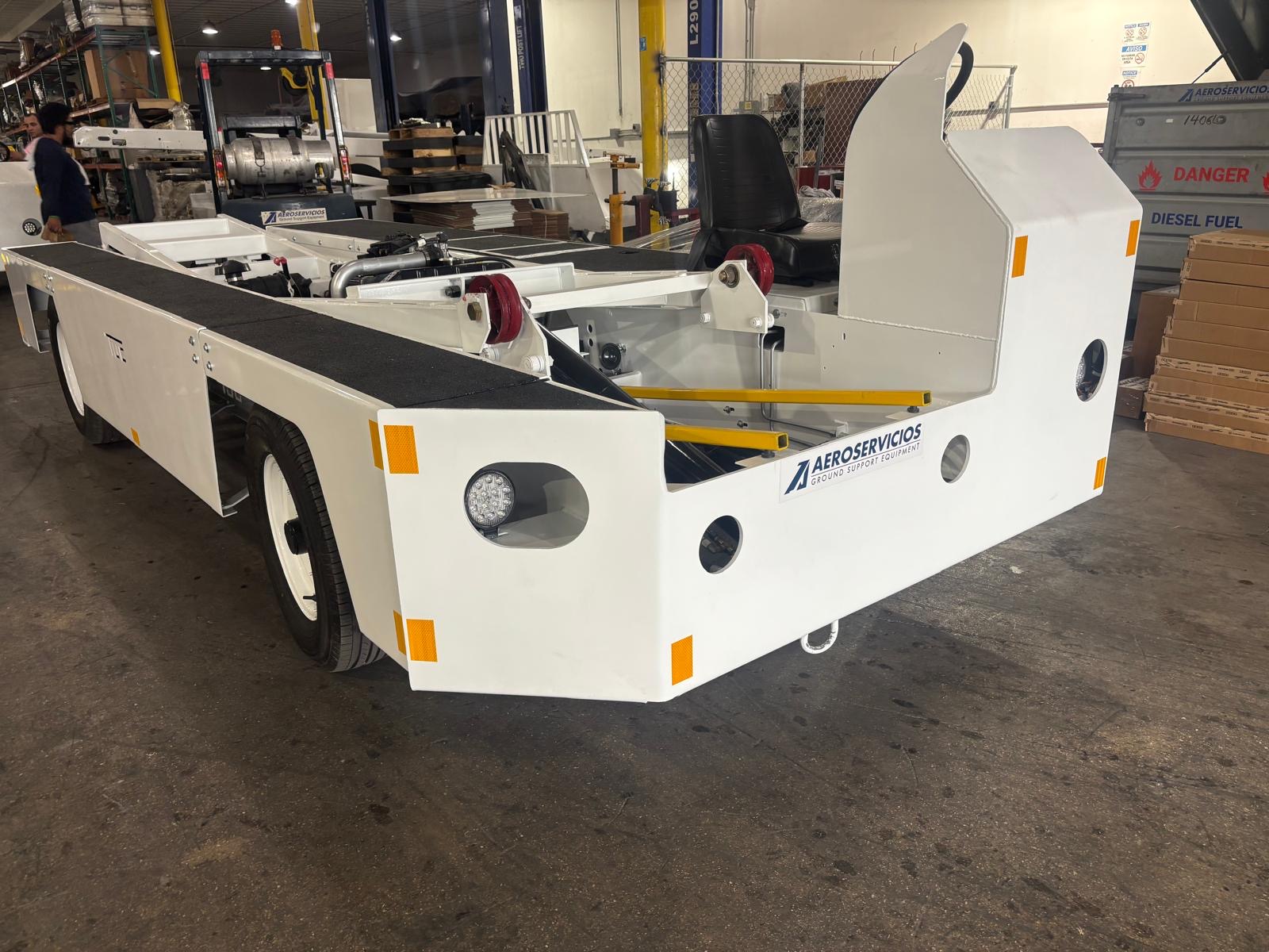 Belt Loader Tug 660