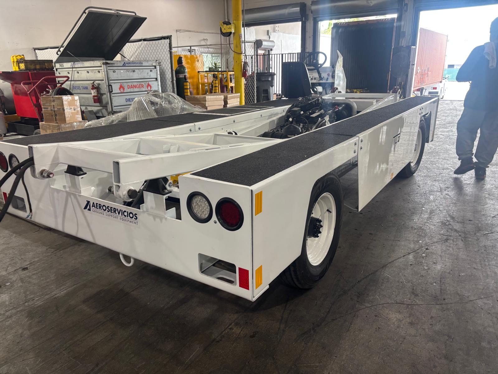Belt Loader Tug 660