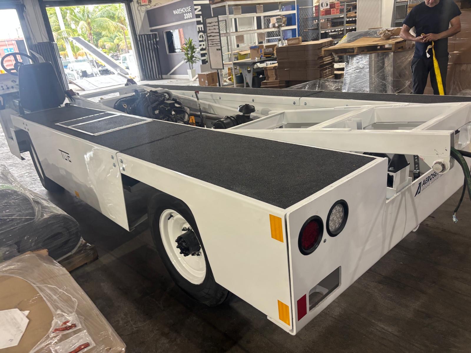 Belt Loader Tug 660
