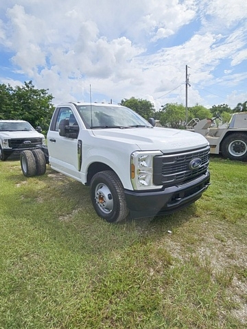 Truck Chassis Ford F-350 XL SD 2024