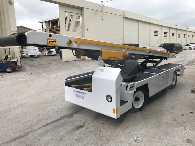 Belt Loader Tug 660