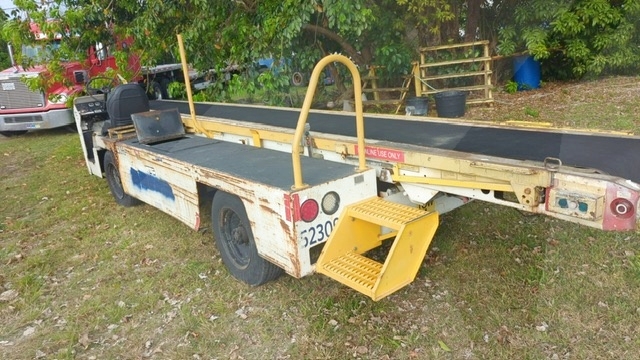 Belt Loader Tug 660