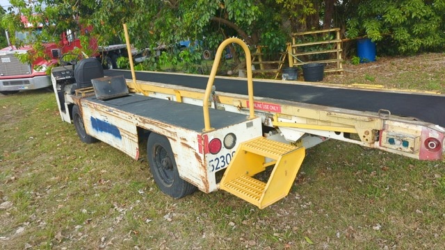 Belt Loader Tug 660