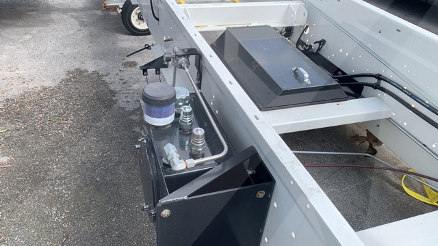 Belt Loader Tug 660E