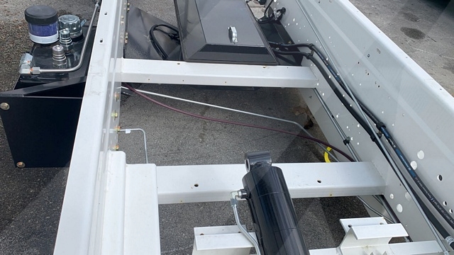 Belt Loader Tug 660E