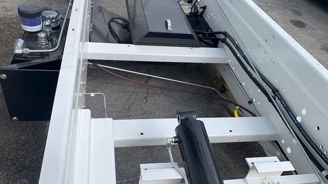 Belt Loader Tug 660E