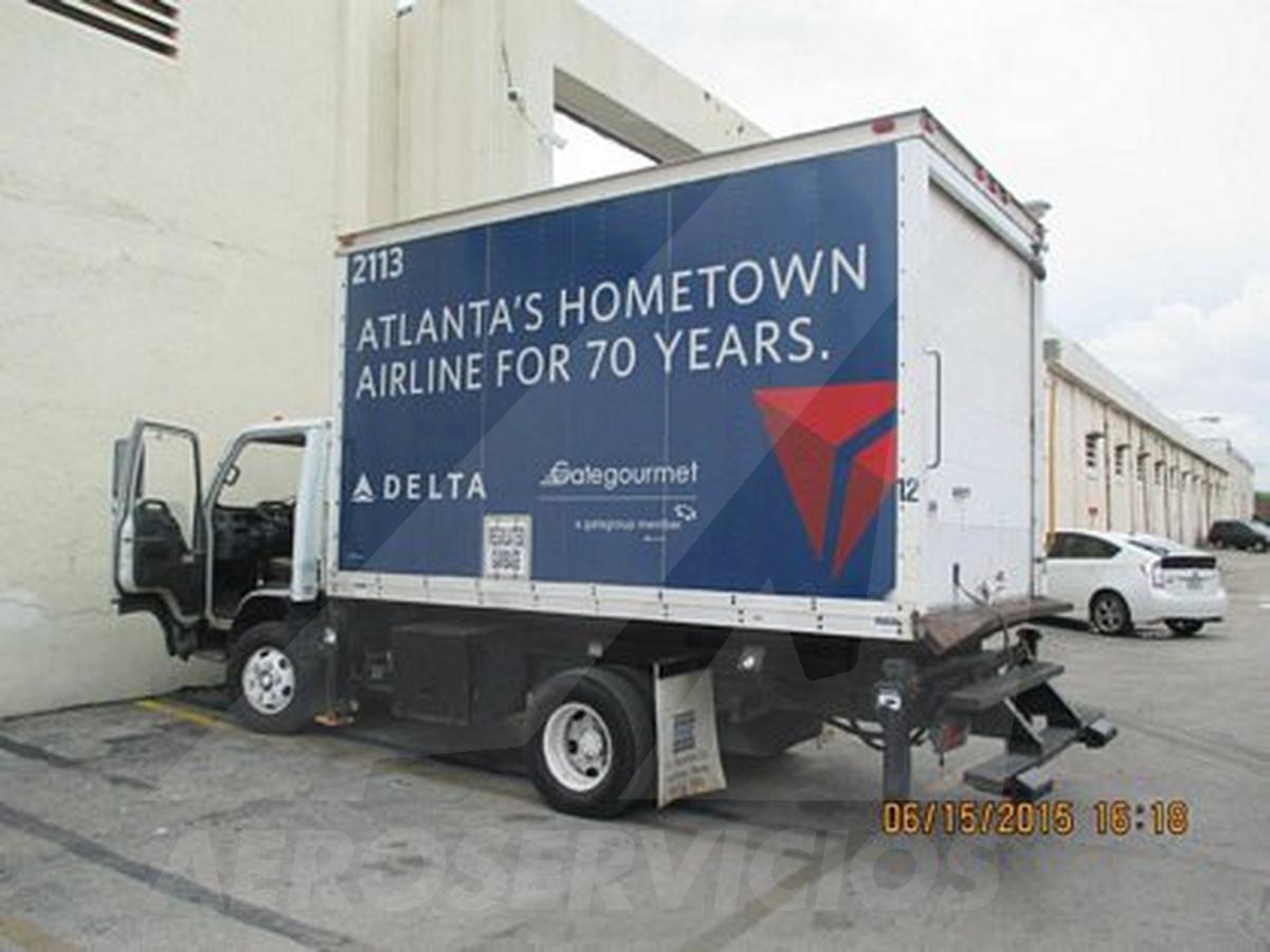Catering Truck Tesco Hi-Lift Inc./Isuzu CL40-12
