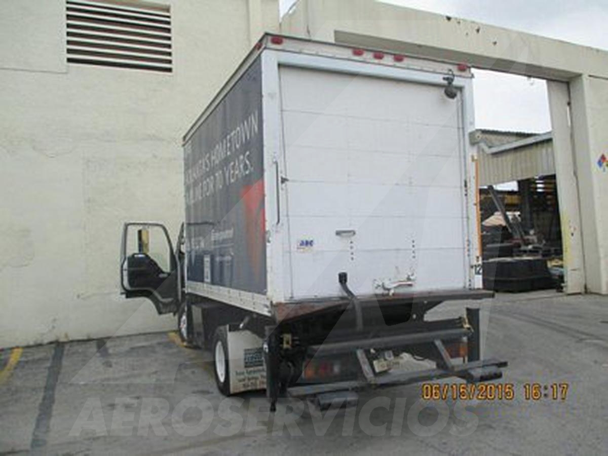 Catering Truck Tesco Hi-Lift Inc./Isuzu CL40-12