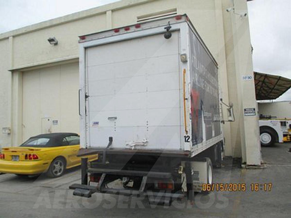 Catering Truck Tesco Hi-Lift Inc./Isuzu CL40-12