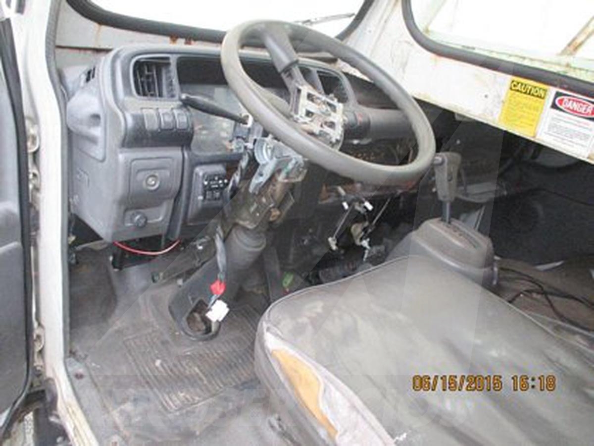 Catering Truck Tesco Hi-Lift Inc./Isuzu CL40-12