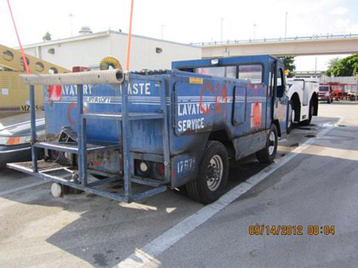 1998 Lift-A-Loft APV- LAV