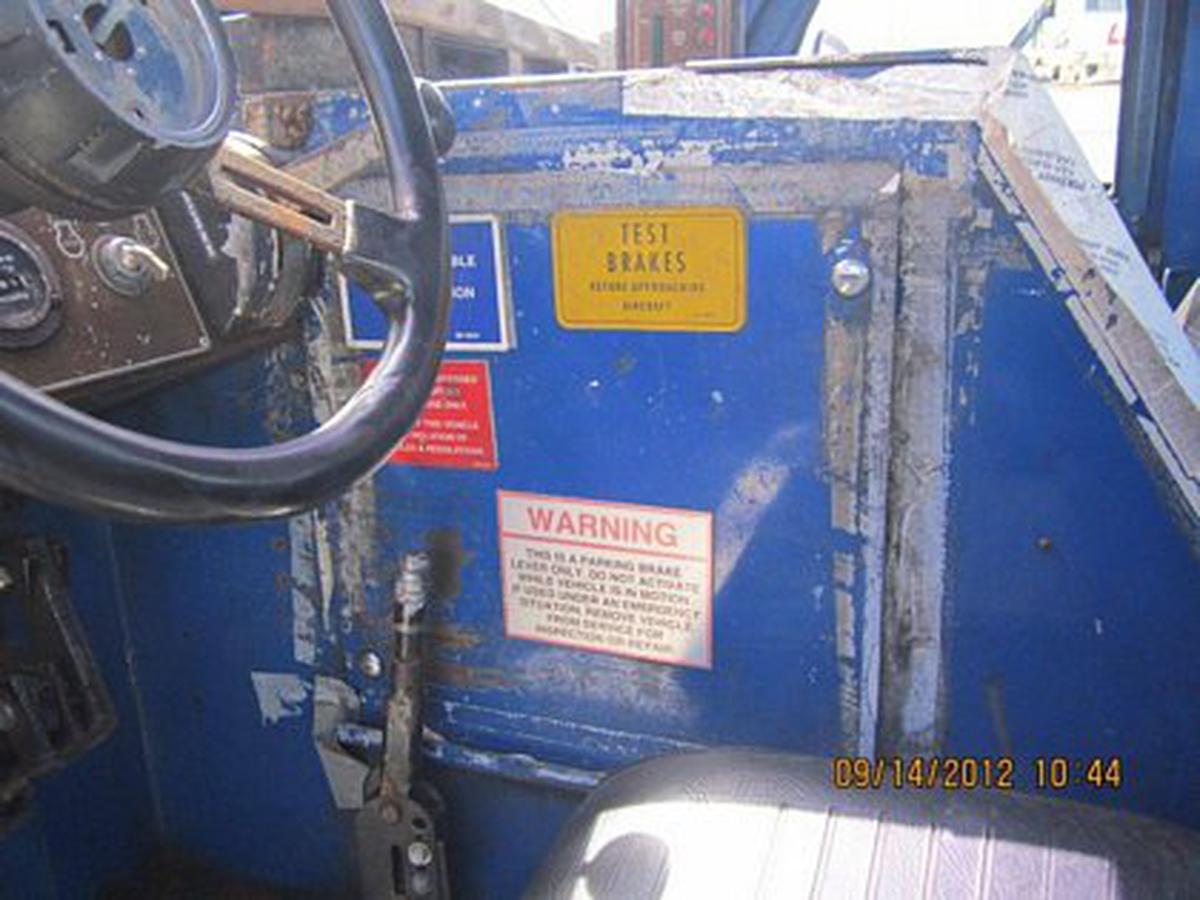 1998 Lift-A-Loft APV- LAV