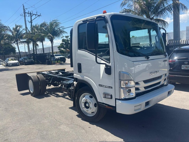 Truck Chassis Isuzu NPR - Gasoline