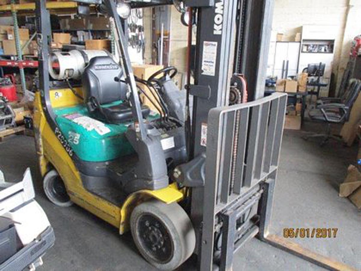 2007 Komatsu FG25ST-16