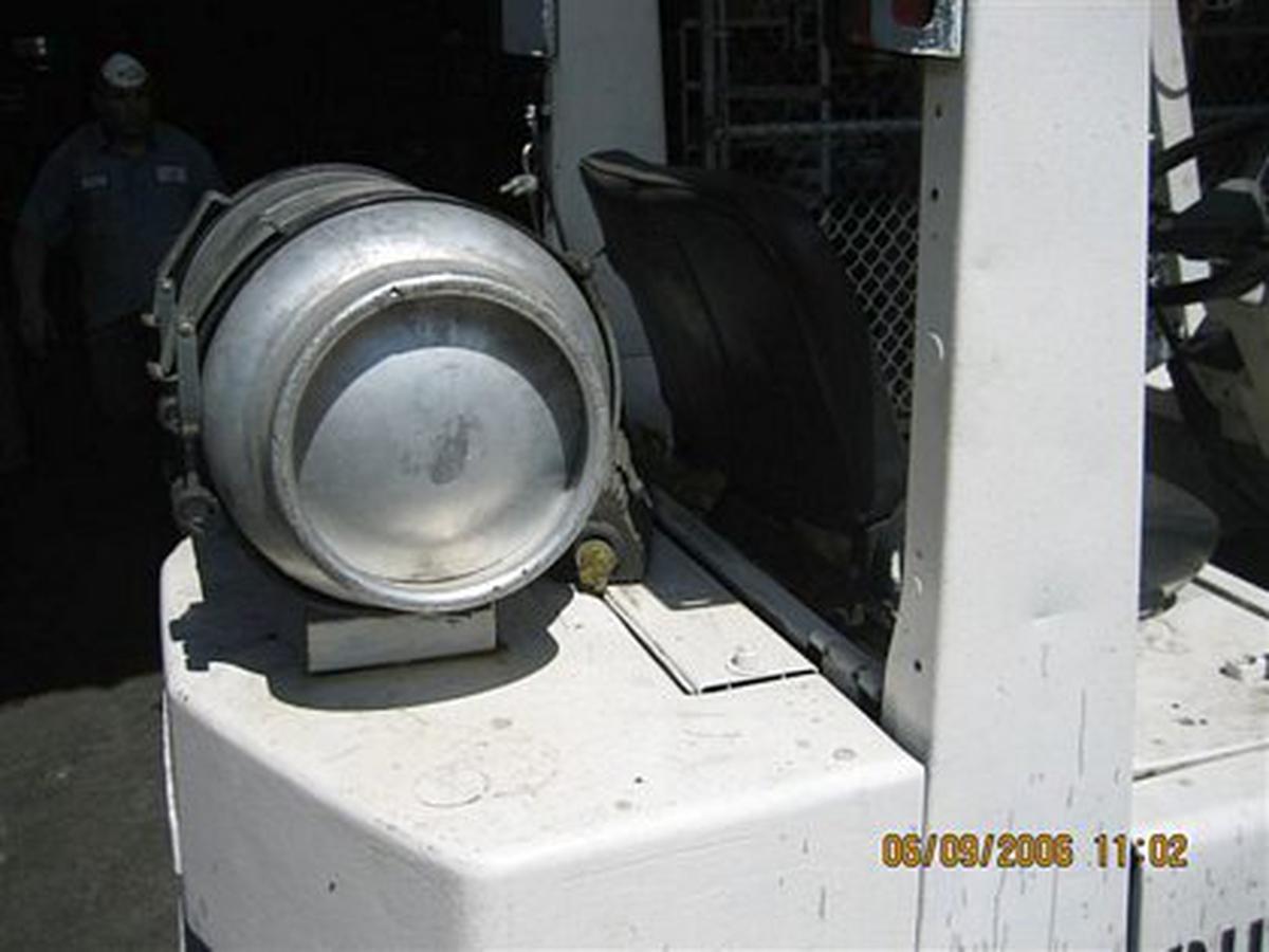 1987 Nissan CPH02A25V