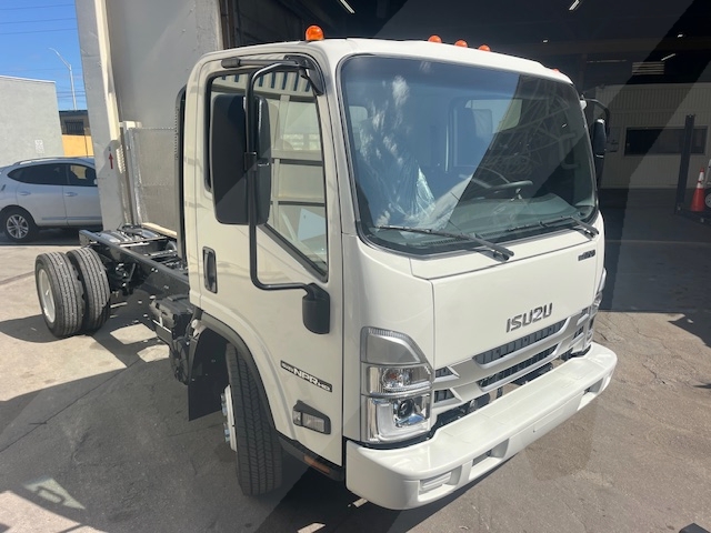 Truck Chassis Isuzu NPR - Gasoline